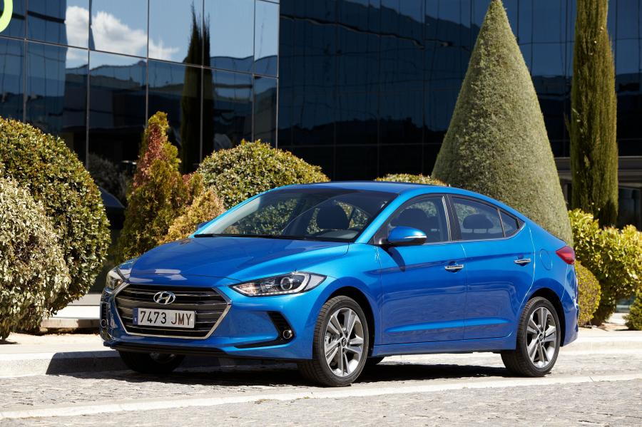  Hyundai Elantra 2016 года  (фото 19 из 30)